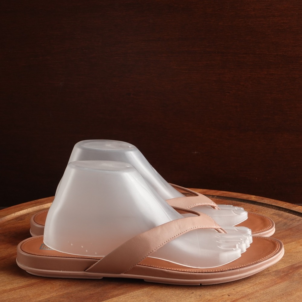 FitFlop Sandals Womens SZ 11 Beige Gracie Flip Flop Leather Coastal Comfort Shoe
